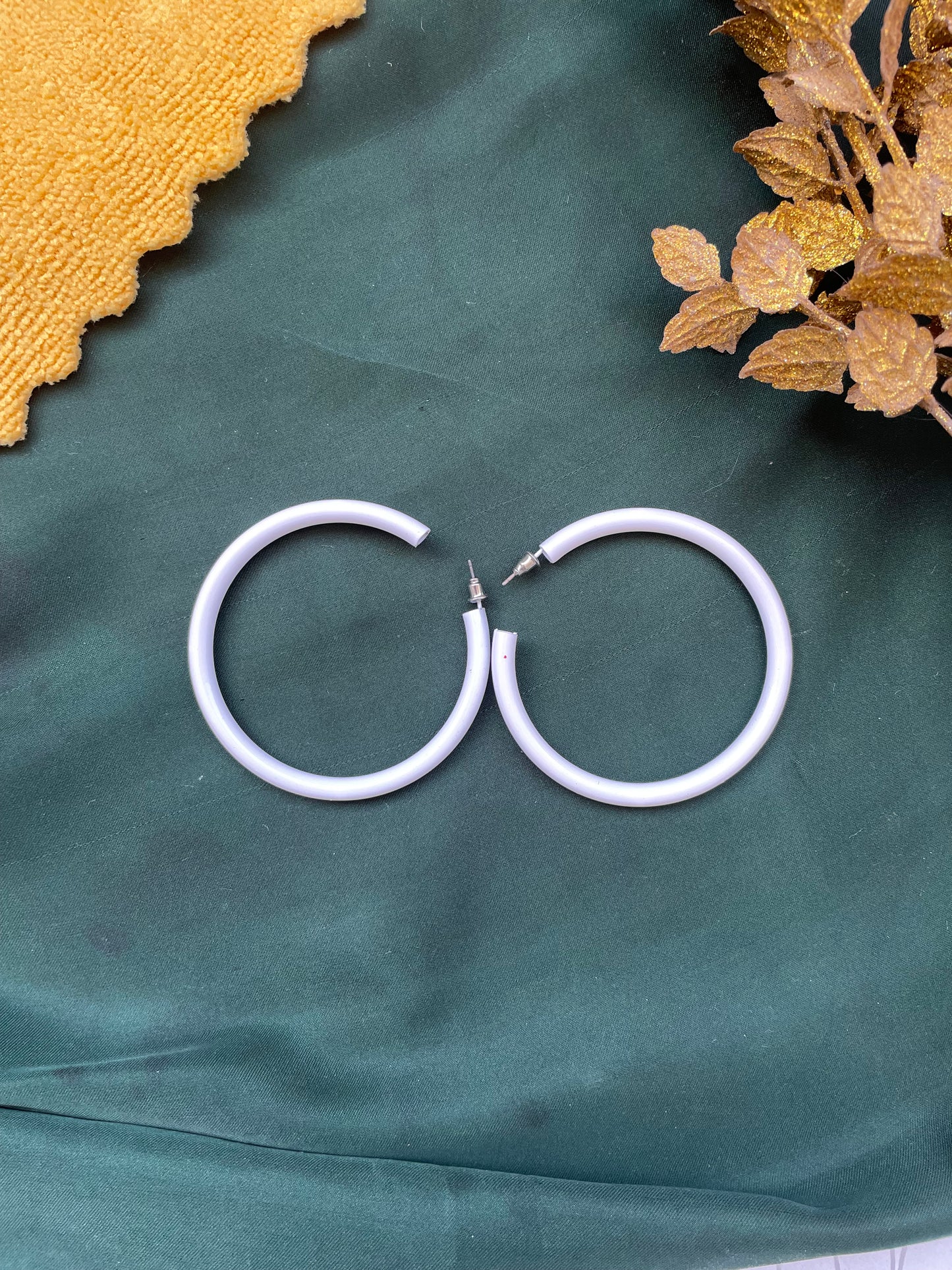 White metal Hoop Earing