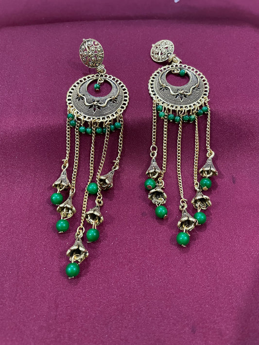Long layeres Golden parat green earring