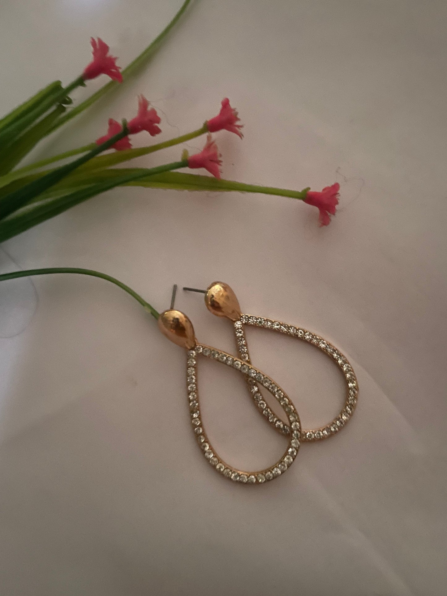 Sparkle oval golden tear drop Earring