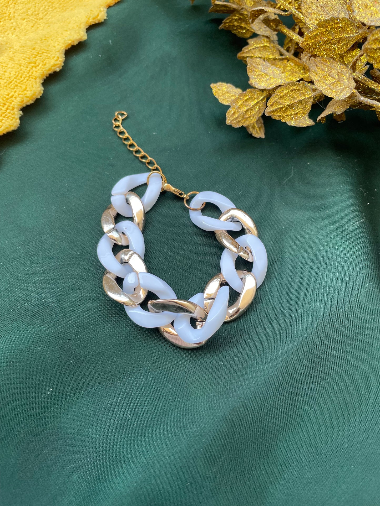 Vintage White and golden Chain Bracelet (Copy)