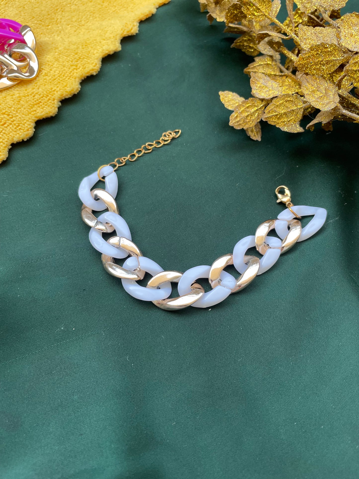 Vintage White and golden Chain Bracelet (Copy)