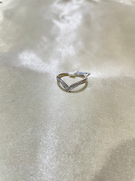 Silver pointed rhinestone ring