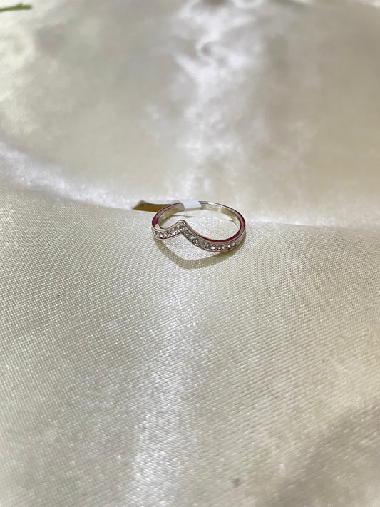 Silver pointed rhinestone ring
